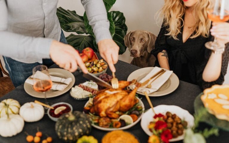 Read more about the article CHRISTMAS DINNER MADE EASY: No. 1 PROVEN TIPS FOR A STRESS-FREE HOLIDAY FEAST